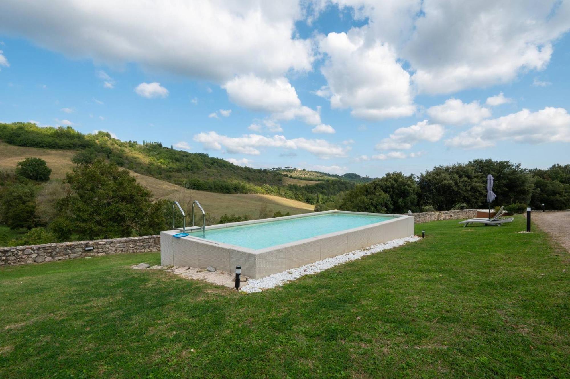Castello Valenzino Bed & Breakfast Antognola Dış mekan fotoğraf