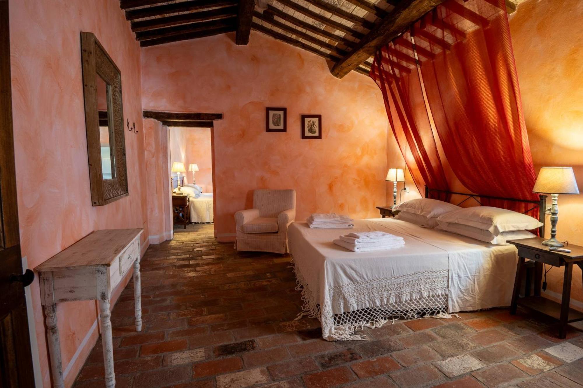 Castello Valenzino Bed & Breakfast Antognola Dış mekan fotoğraf