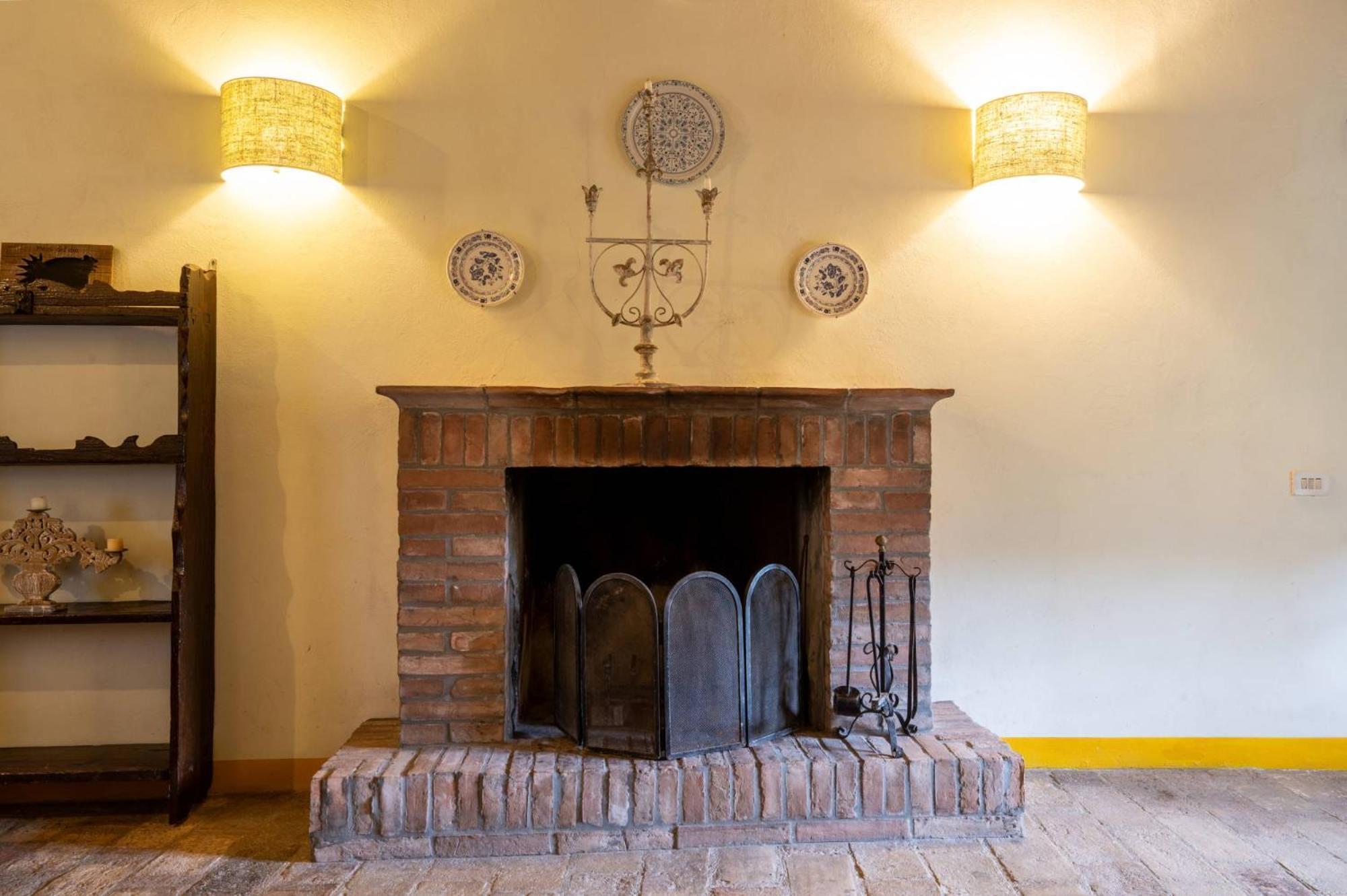 Castello Valenzino Bed & Breakfast Antognola Dış mekan fotoğraf