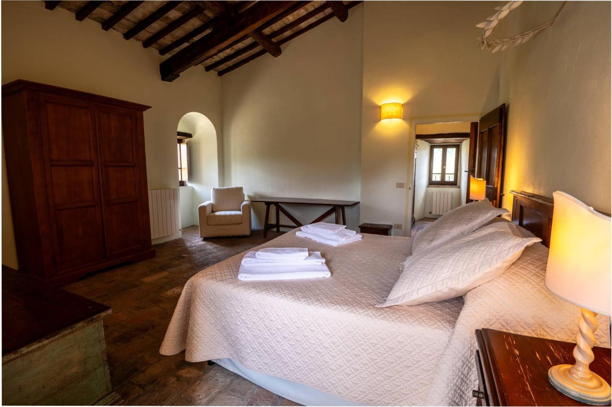 Castello Valenzino Bed & Breakfast Antognola Dış mekan fotoğraf
