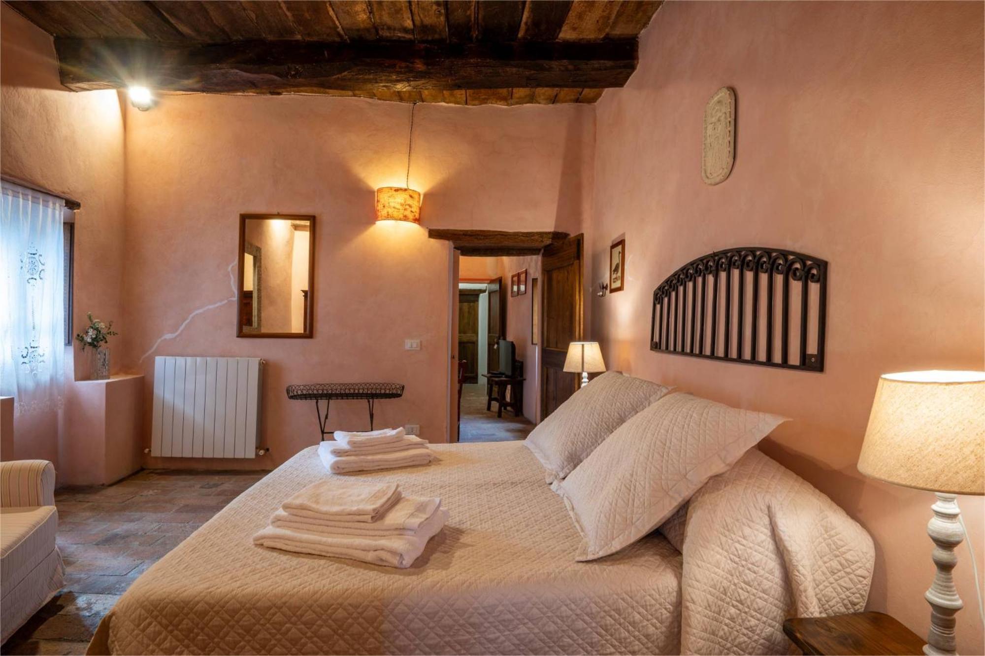 Castello Valenzino Bed & Breakfast Antognola Dış mekan fotoğraf