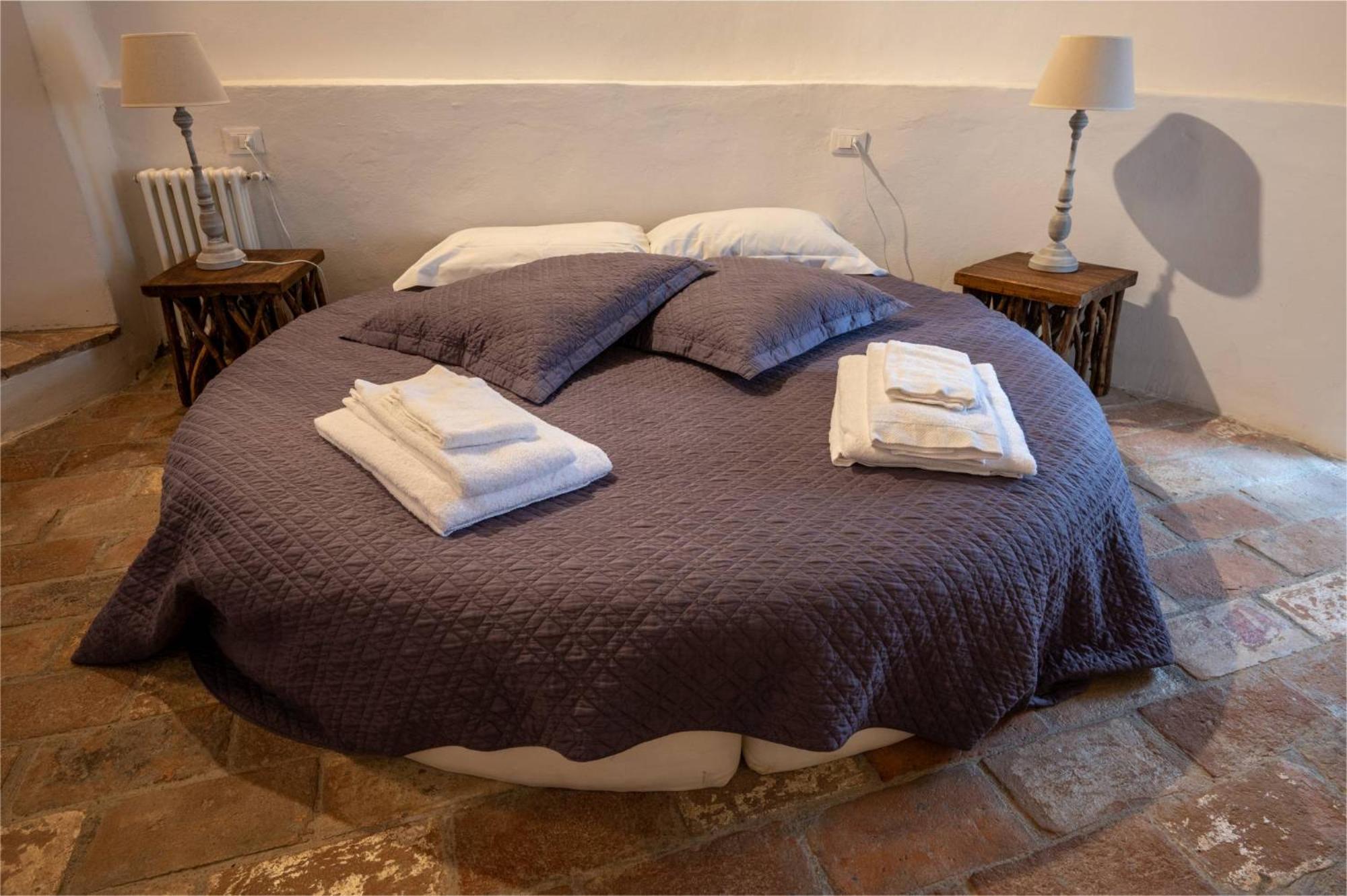 Castello Valenzino Bed & Breakfast Antognola Dış mekan fotoğraf