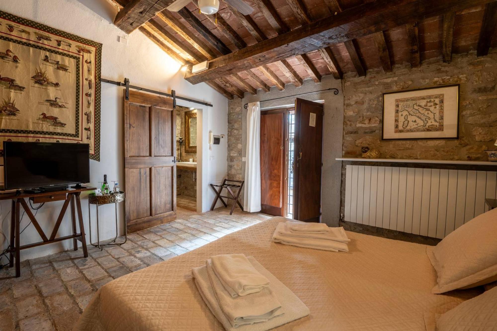 Castello Valenzino Bed & Breakfast Antognola Dış mekan fotoğraf