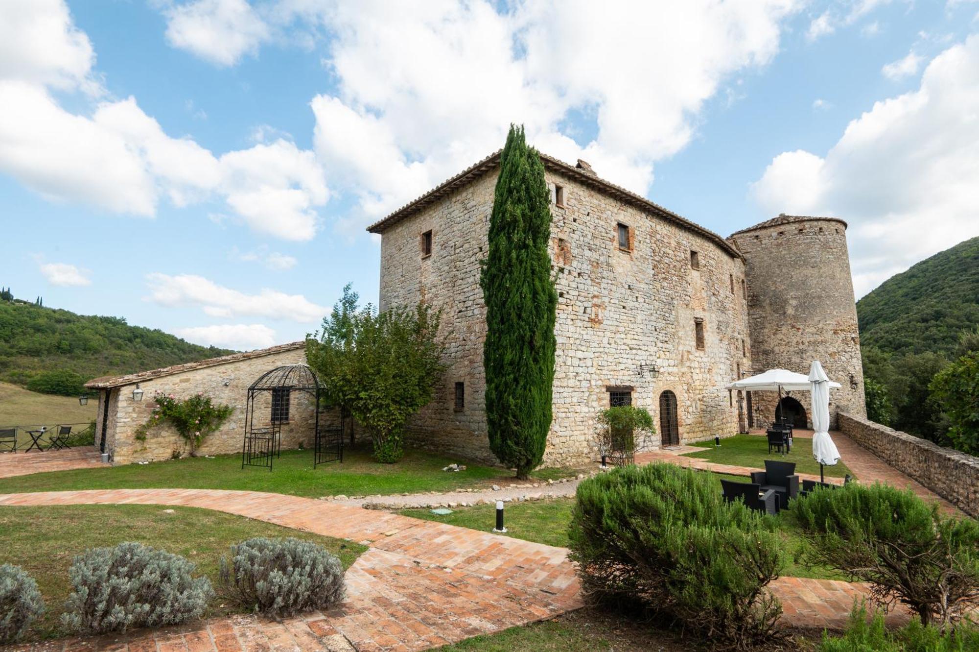 Castello Valenzino Bed & Breakfast Antognola Dış mekan fotoğraf