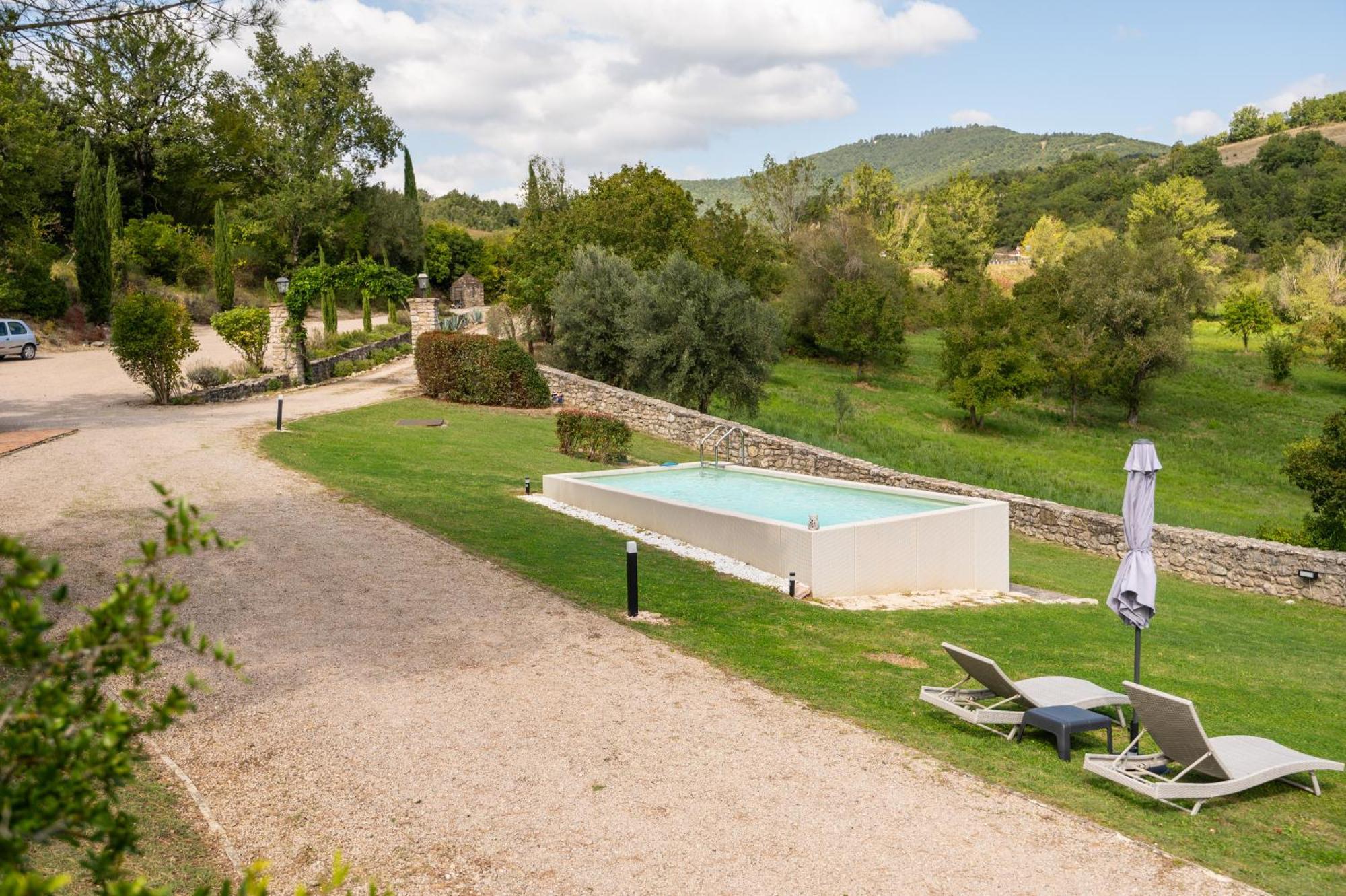 Castello Valenzino Bed & Breakfast Antognola Dış mekan fotoğraf